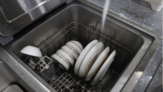 刷新对洗碗机的认知,方太水槽洗碗机Q5实测