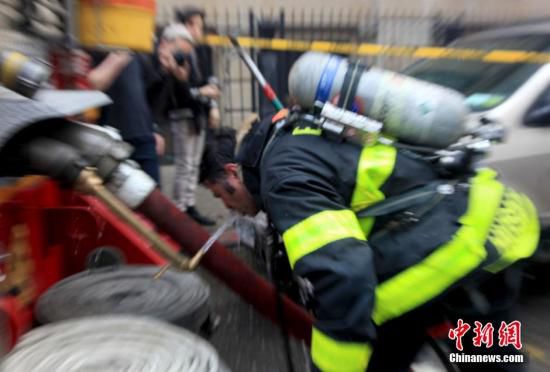 ŦԼ�����ٴ�¥��ը����25������2��ʧ��(ͼ)