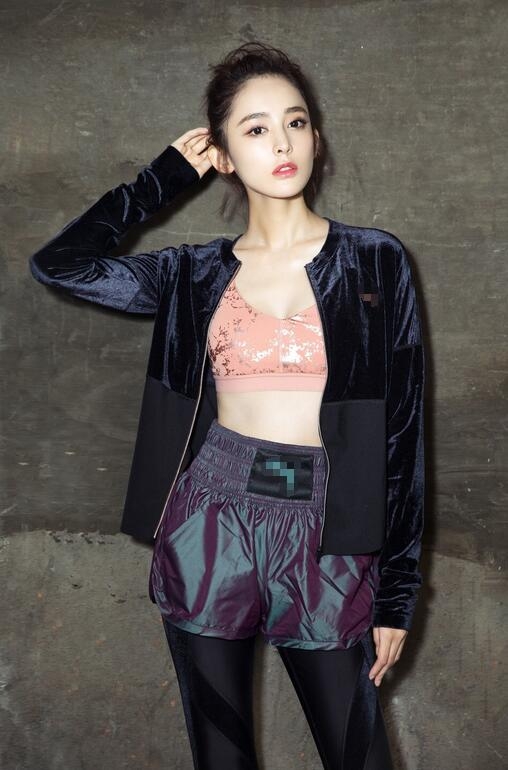 组图:古力娜扎运动风美照 小秀蛮腰炫酷十足