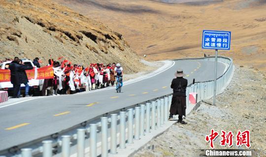 挑战海拔5013米拉山口见证西藏自行车赛新极限