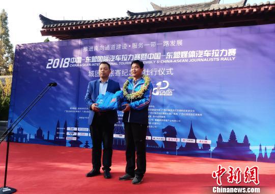 ͼΪ幺()ܲװʽΪ³ӳһԱ 