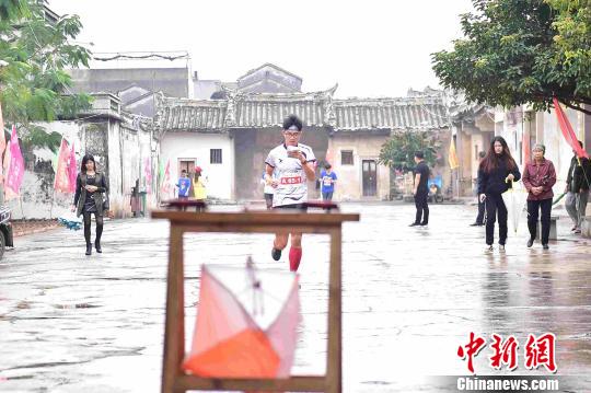 ѡ�����ڹ�ɫ����Ĵ����б��� �������췽��ͼ