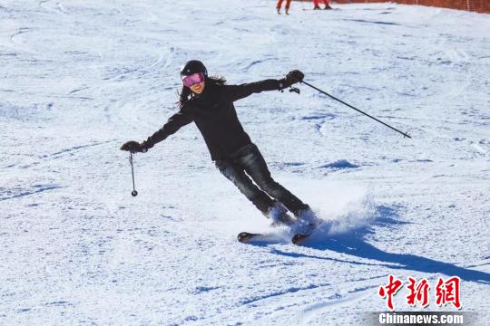 图为滑雪爱好者。崇礼区委宣传部提供