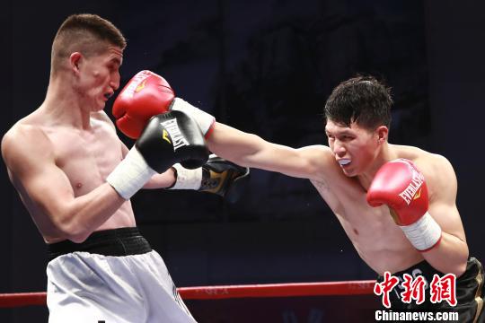 新疆黑马一晚连克两大夺冠热门夺拳力角斗场,