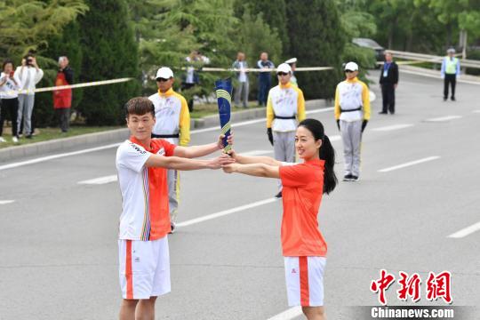 514ա5229ʱ潫ĸ׺ӻƺӣΧơйƺӻꡱҢĻȦƺĻȦٷ17(С) 