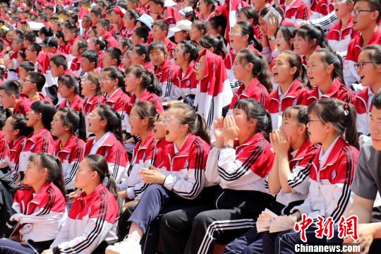 决赛现场,观众席座无虚席。灵武市委宣传部供图