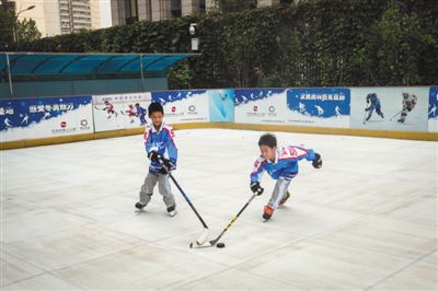 北京建成室内外滑冰场近百处