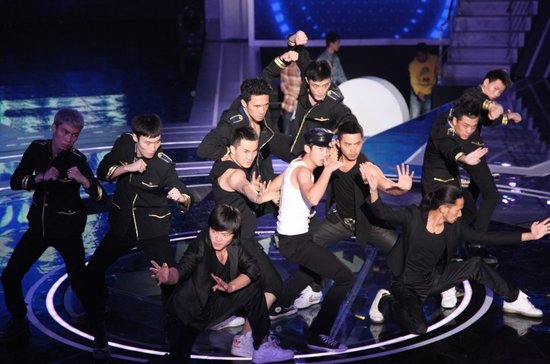 快男城堡各种受虐 小白偷带鸡腿牵连于湉受罚