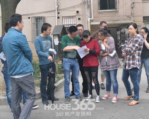 �ذ��¹����ˣ�������Я�ֺ����ֵ���ů�ػ��͵���