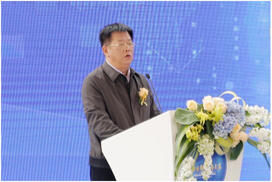 上午9点嘉宾陆续签到,10点古雷开发区领导詹伟先生.