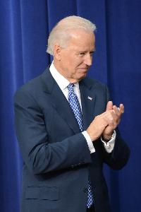 2013年1月,美国华盛顿,拜登出席新闻发布会。