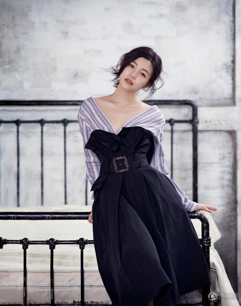 陈妍希封面大片曝光从心释放闪亮魅力